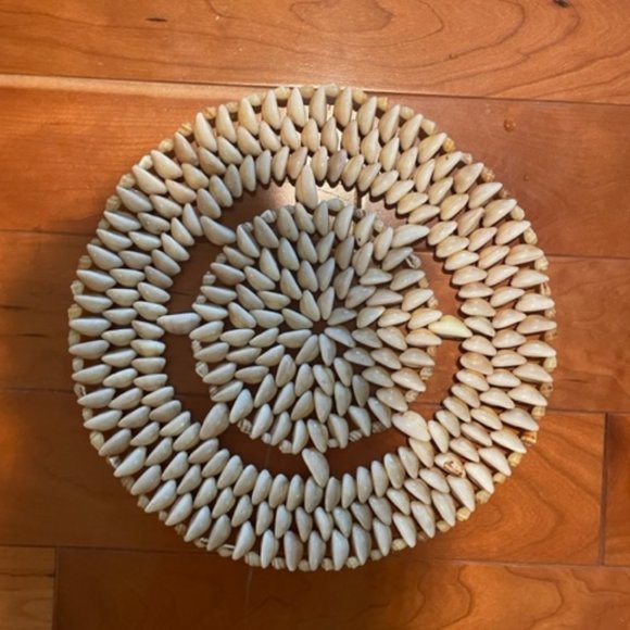 Vintage Trivet Puka/Cowrie Shells Pot Holder Kitchen 10 Inches - Picture 1 of 2